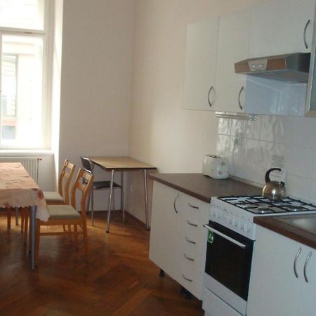 Gallery Hostel Prague Ngoại thất bức ảnh