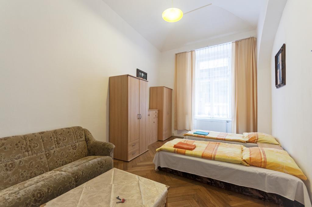 Gallery Hostel Prague Ngoại thất bức ảnh